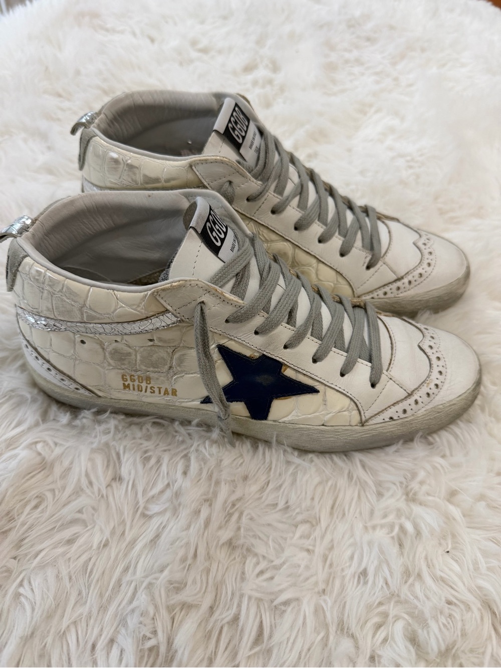 Golden Goose GGDB Mid Star Sneakers White
Croc Navy Star Size 40 US 10
